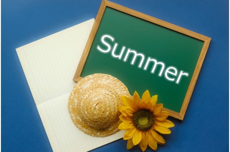 麦わら帽子とsummerの文字